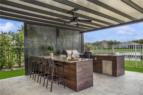 House in Weston, Florida 6 bedrooms, 446.21 sq.m. № 1686168 - photo 19