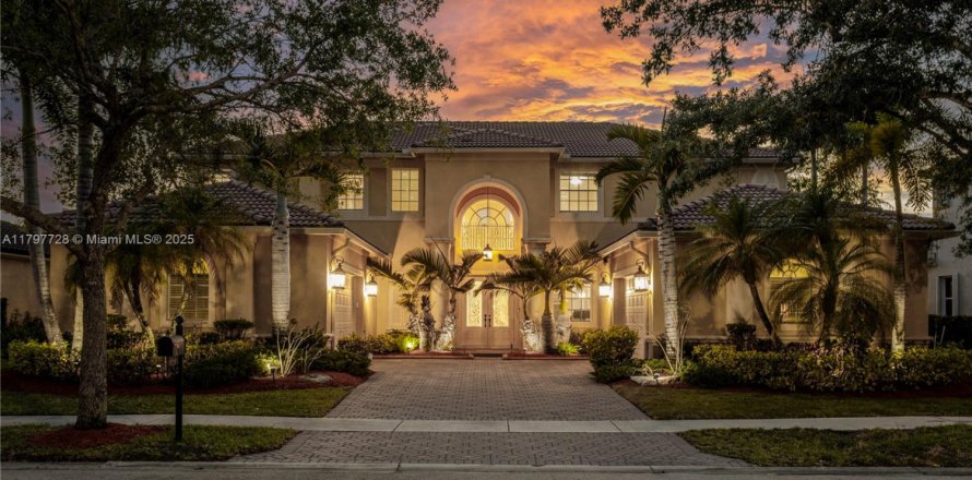 House in Weston, Florida 6 bedrooms, 446.21 sq.m. № 1686168