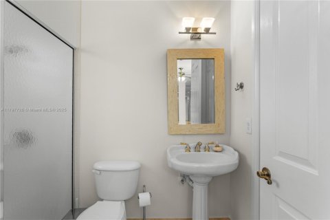 House in Weston, Florida 6 bedrooms, 446.21 sq.m. № 1686168 - photo 14