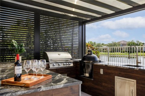 House in Weston, Florida 6 bedrooms, 446.21 sq.m. № 1686168 - photo 20