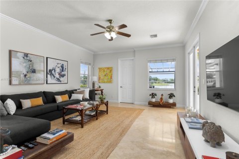 House in Weston, Florida 6 bedrooms, 446.21 sq.m. № 1686168 - photo 12