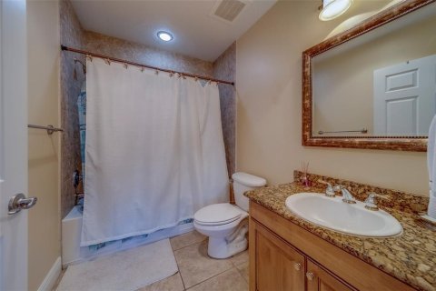 Condo in Redington Shores, Florida, 3 bedrooms  № 1657486 - photo 27