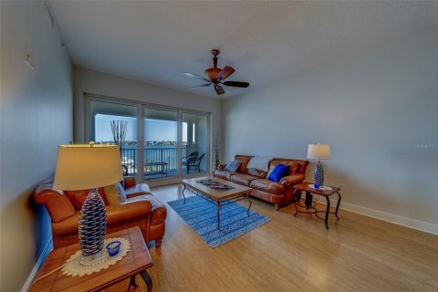 Condo in Redington Shores, Florida, 3 bedrooms  № 1657486 - photo 7
