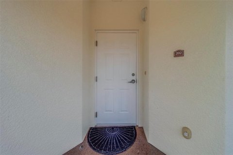 Condo in Redington Shores, Florida, 3 bedrooms  № 1657486 - photo 29