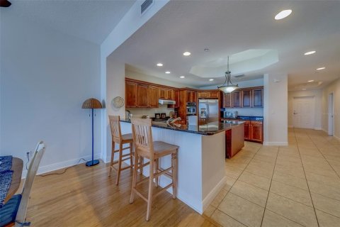 Condo in Redington Shores, Florida, 3 bedrooms  № 1657486 - photo 12