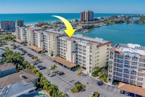 Condo in Redington Shores, Florida, 3 bedrooms  № 1657486 - photo 30