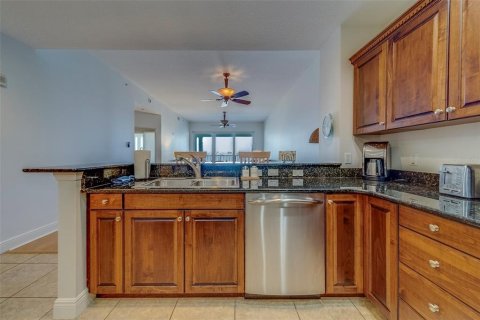 Condo in Redington Shores, Florida, 3 bedrooms  № 1657486 - photo 6