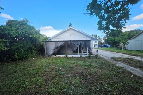 Immobilier commercial à vendre à Bradenton, Floride: 5 chambres, 143.07 m2 № 2351619 - photo 4