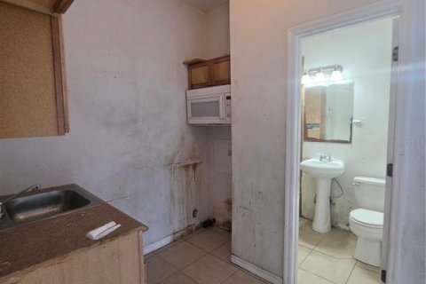 Immobilier commercial à vendre à Bradenton, Floride: 5 chambres, 143.07 m2 № 2351619 - photo 17