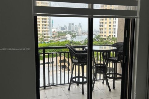 Condominio en alquiler en Miami, Florida, 1 dormitorio, 65.03 m2 № 1927481 - foto 17