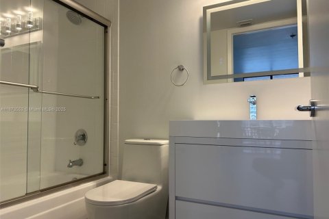 Condominio en alquiler en Miami, Florida, 1 dormitorio, 65.03 m2 № 1927481 - foto 18