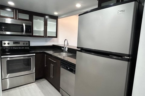 Condominio en alquiler en Miami, Florida, 1 dormitorio, 65.03 m2 № 1927481 - foto 2