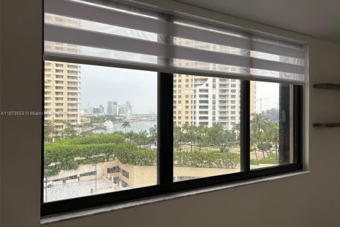Condominio en alquiler en Miami, Florida, 1 dormitorio, 65.03 m2 № 1927481 - foto 7
