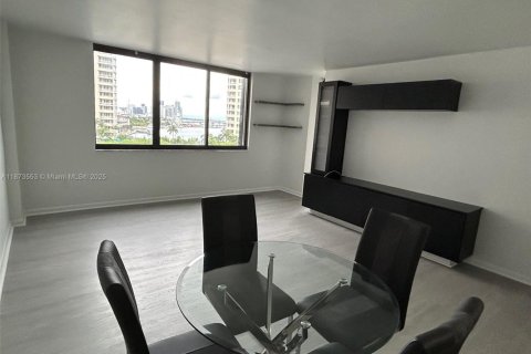 Condominio en alquiler en Miami, Florida, 1 dormitorio, 65.03 m2 № 1927481 - foto 4