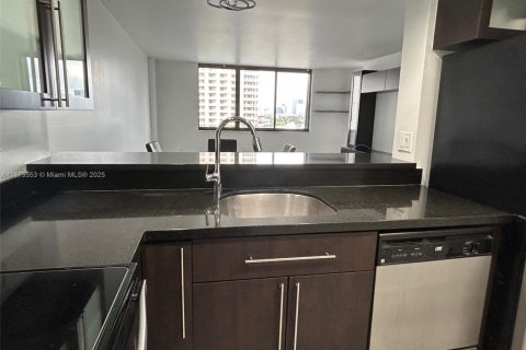 Condominio en alquiler en Miami, Florida, 1 dormitorio, 65.03 m2 № 1927481 - foto 11