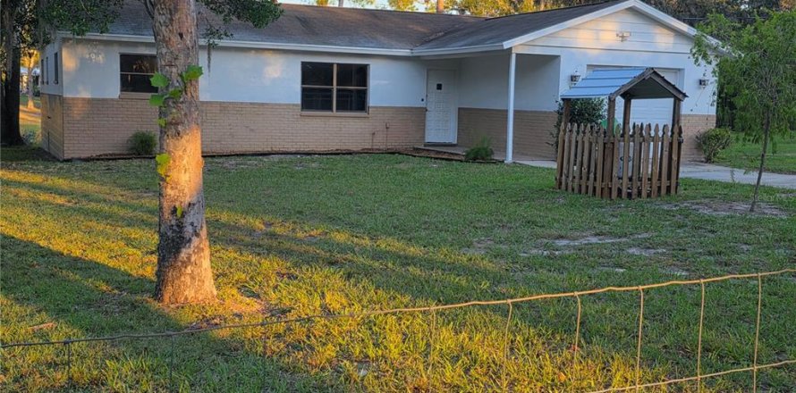 Villa ou maison à Weeki Wachee, Floride 3 chambres, 132.94 m2 № 2430913