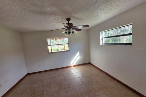 Villa ou maison à vendre à Weeki Wachee, Floride: 3 chambres, 132.94 m2 № 2430913 - photo 22