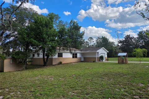Villa ou maison à vendre à Weeki Wachee, Floride: 3 chambres, 132.94 m2 № 2430913 - photo 4