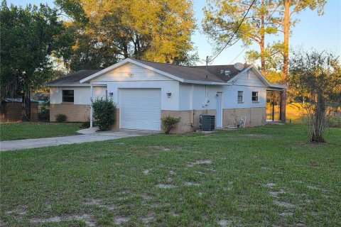 Villa ou maison à vendre à Weeki Wachee, Floride: 3 chambres, 132.94 m2 № 2430913 - photo 2