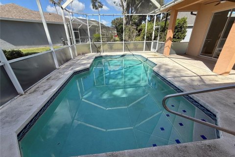 House in Land O' Lakes, Florida 4 bedrooms, 213.86 sq.m. № 2432674 - photo 11