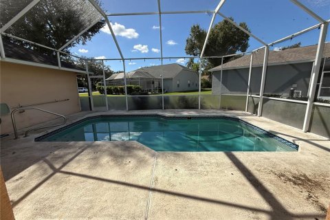 House in Land O' Lakes, Florida 4 bedrooms, 213.86 sq.m. № 2432674 - photo 12