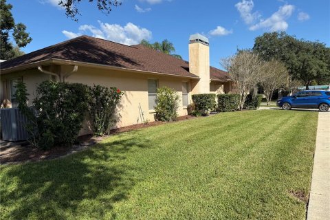 House in Land O' Lakes, Florida 4 bedrooms, 213.86 sq.m. № 2432674 - photo 26