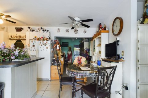 Купить виллу или дом в Майами-Гарденс, Флорида 4 спальни, 176.51м2, № 2154447 - фото 14