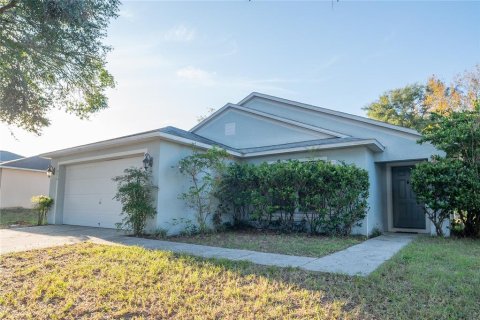 House in Clermont, Florida 3 bedrooms, 144.18 sq.m. № 2121667 - photo 2