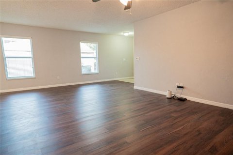House in Clermont, Florida 3 bedrooms, 144.18 sq.m. № 2121667 - photo 23
