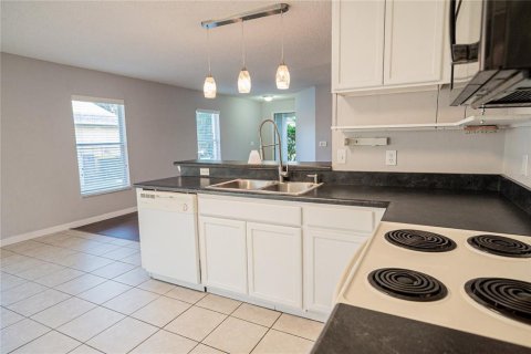 House in Clermont, Florida 3 bedrooms, 144.18 sq.m. № 2121667 - photo 18