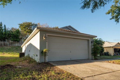 House in Clermont, Florida 3 bedrooms, 144.18 sq.m. № 2121667 - photo 3