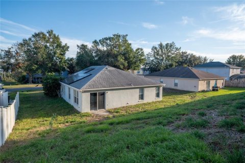 House in Clermont, Florida 3 bedrooms, 144.18 sq.m. № 2121667 - photo 7