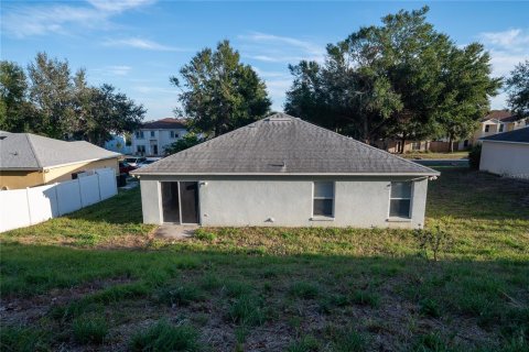 House in Clermont, Florida 3 bedrooms, 144.18 sq.m. № 2121667 - photo 6
