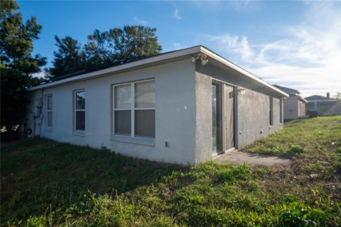 House in Clermont, Florida 3 bedrooms, 144.18 sq.m. № 2121667 - photo 10
