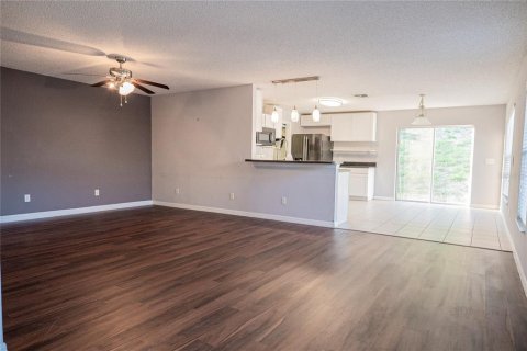 House in Clermont, Florida 3 bedrooms, 144.18 sq.m. № 2121667 - photo 13