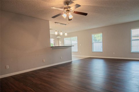 House in Clermont, Florida 3 bedrooms, 144.18 sq.m. № 2121667 - photo 25