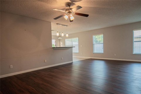 House in Clermont, Florida 3 bedrooms, 144.18 sq.m. № 2121667 - photo 24