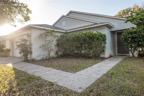 House in Clermont, Florida 3 bedrooms, 144.18 sq.m. № 2121667 - photo 11