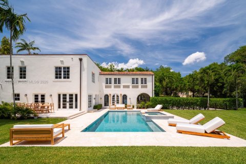 Villa ou maison à Coral Gables, Floride 6 chambres, 401.24 m2 № 2084844