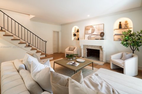 Villa ou maison à vendre à Coral Gables, Floride: 6 chambres, 401.24 m2 № 2084844 - photo 11