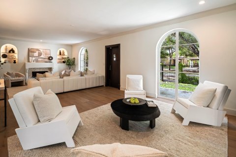 Villa ou maison à vendre à Coral Gables, Floride: 6 chambres, 401.24 m2 № 2084844 - photo 15