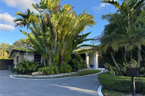 Villa ou maison à Miami, Floride 5 chambres № 1997477