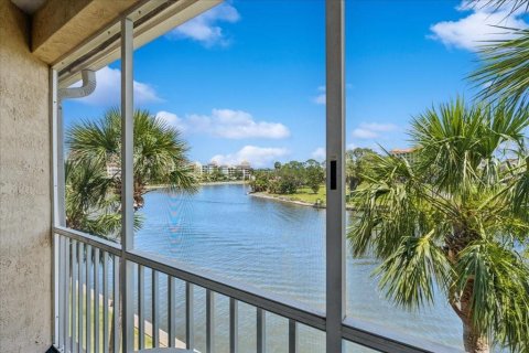 Condo in Palm Coast, Florida, 2 bedrooms  № 1740548 - photo 5
