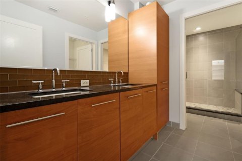 Condo in Saint Petersburg, Florida, 2 bedrooms  № 1773883 - photo 23