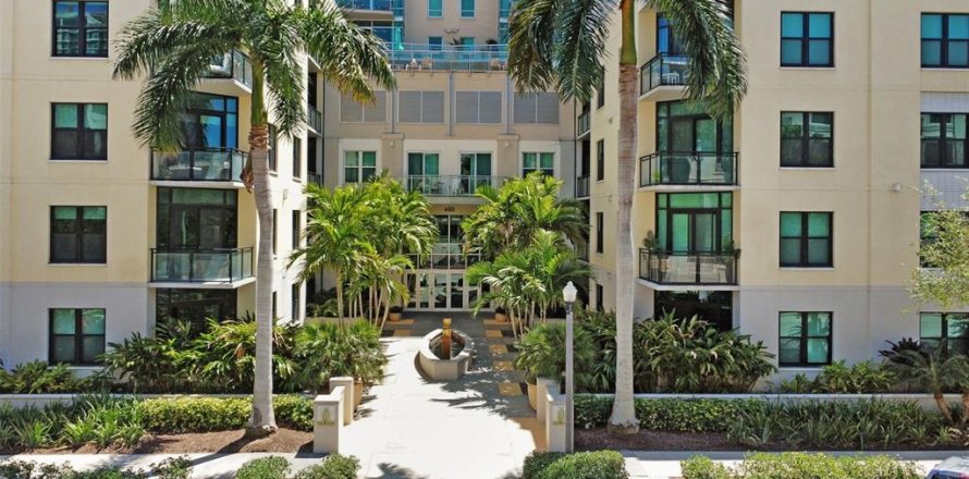 Condo in Saint Petersburg, Florida, 2 bedrooms  № 1773883