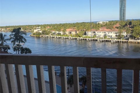 Купить кондоминиум в Авентура, Флорида 2 спальни, 177.44м2, № 1992966 - фото 1