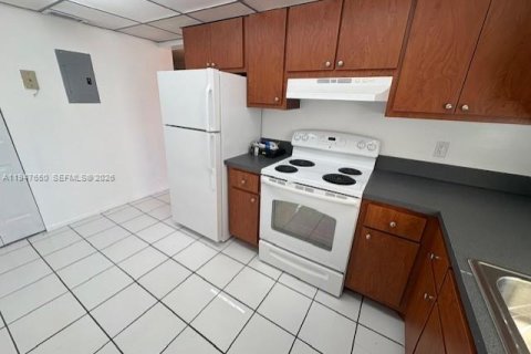 Снять в аренду кондоминиум в Майами, Флорида 1 спальня, 75.16м2, № 2003926 - фото 4