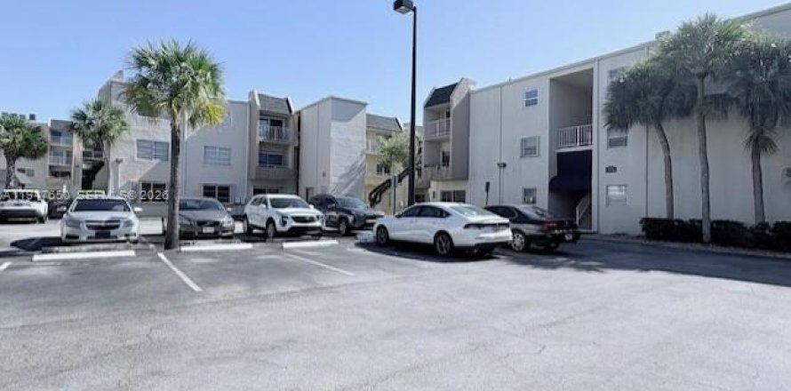 Кондоминиум с 1 спальней в Майами, Флорида № 2003926