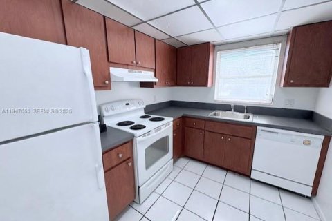 Снять в аренду кондоминиум в Майами, Флорида 1 спальня, 75.16м2, № 2003926 - фото 5