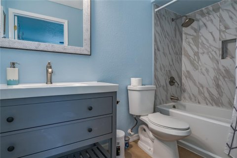 Condo in Tampa, Florida, 2 bedrooms  № 1681747 - photo 16